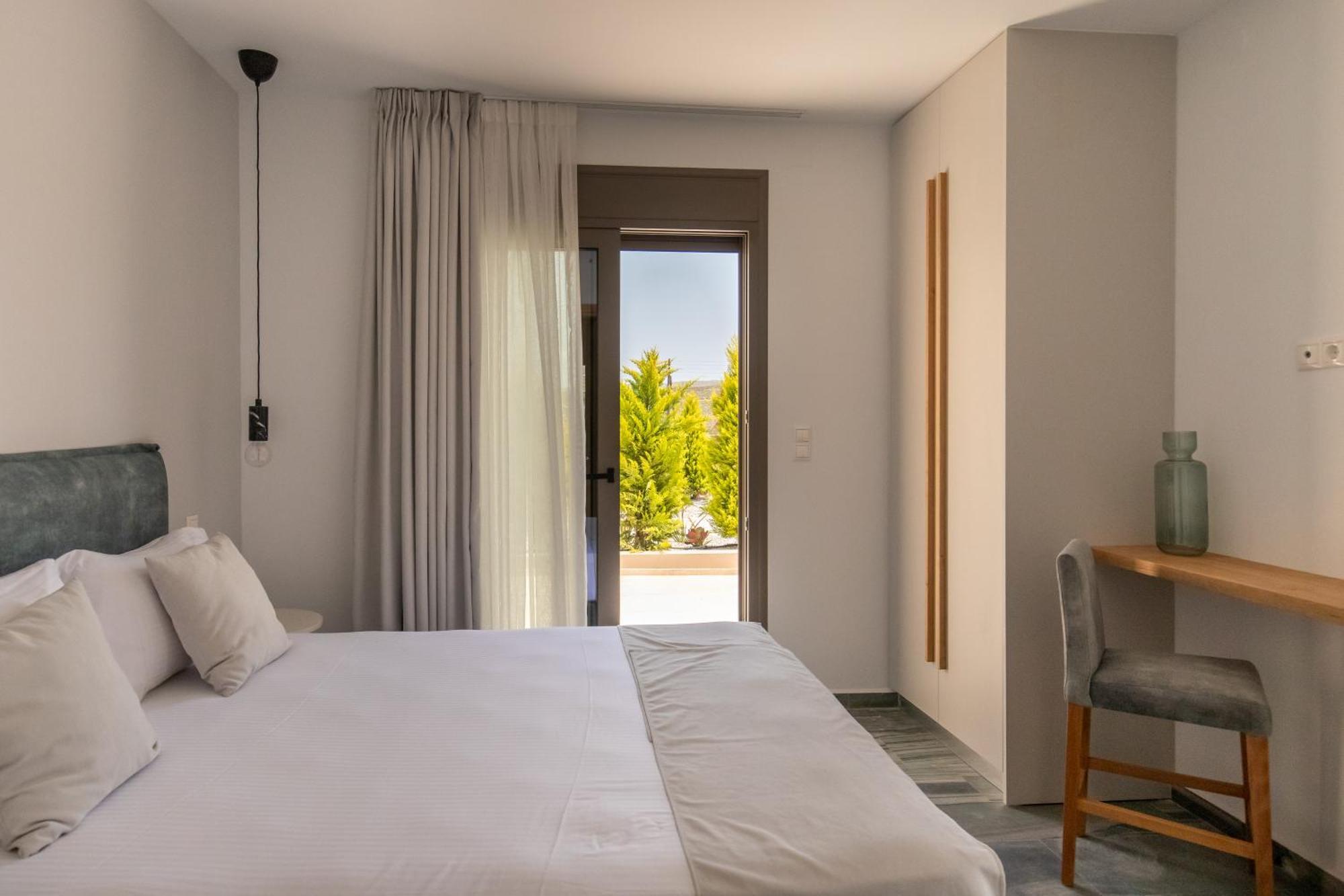 Marble Luxury Suites Karteros Exterior photo
